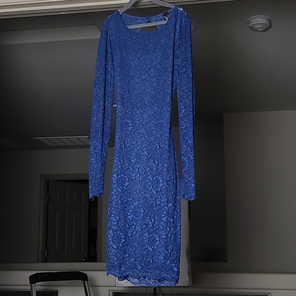 Windsor Lace Dress - Picture 1 of 11